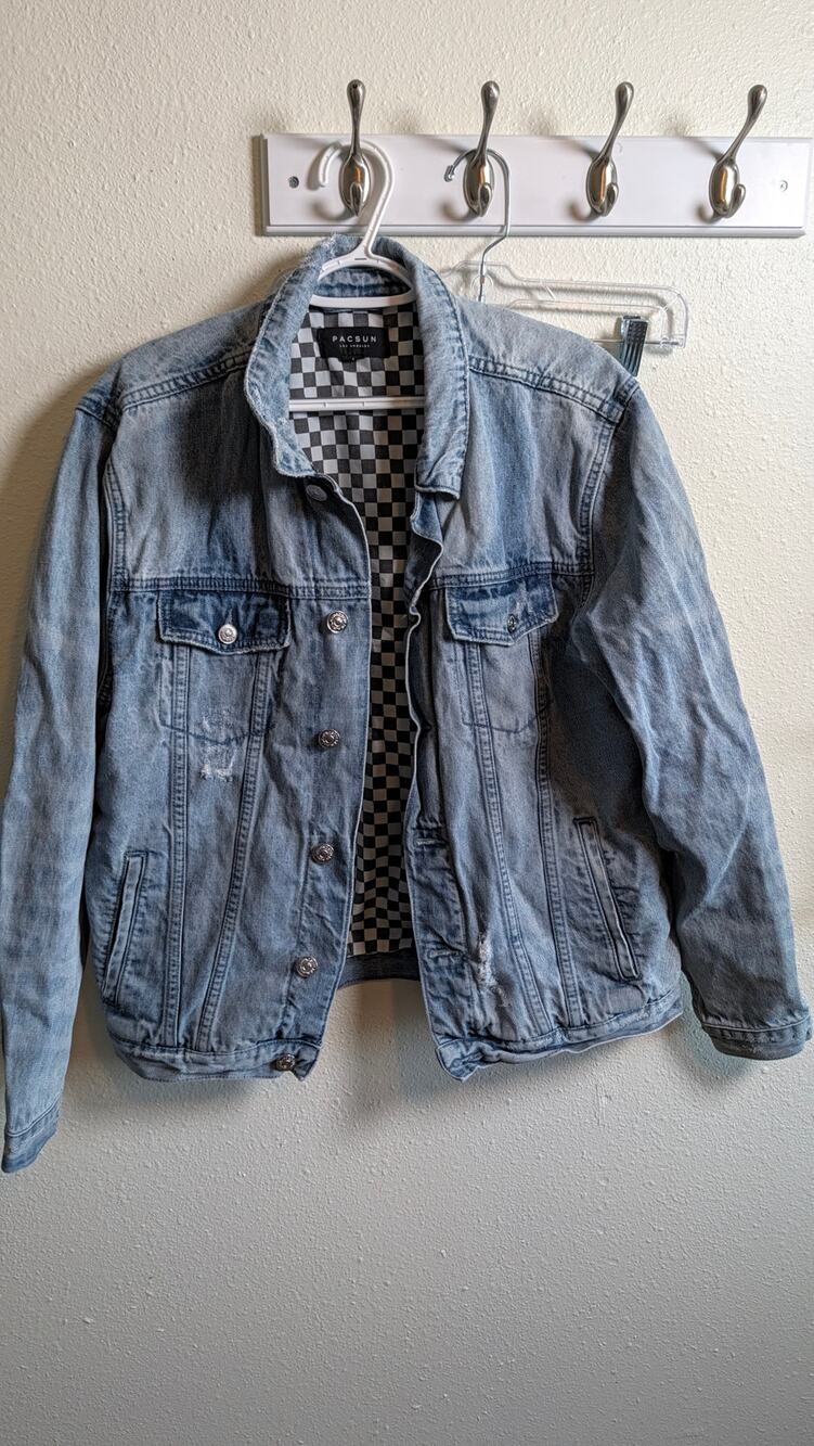 PacSun Distressed Denim Jacket Size Large